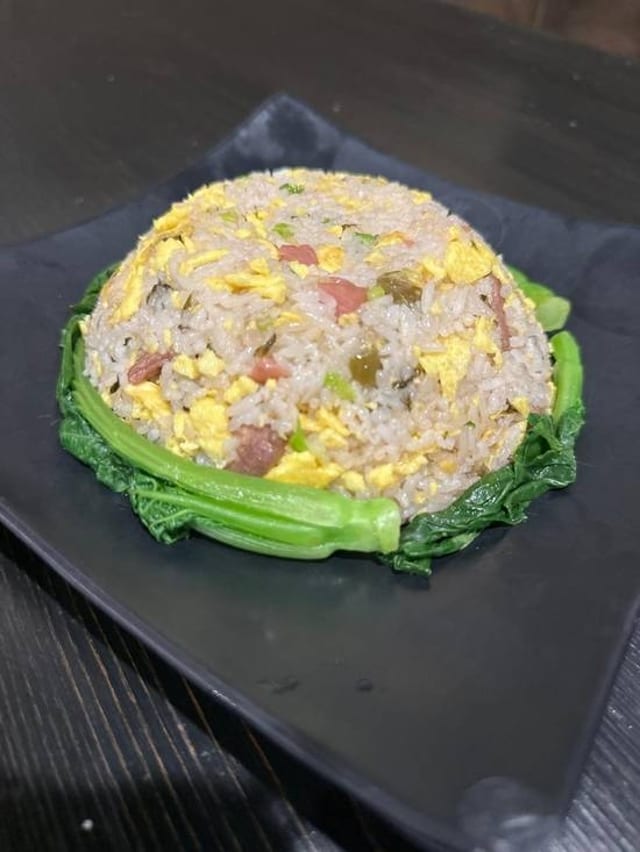 L.A. Fried Rice (Beef, shrimp, chicken, egg).